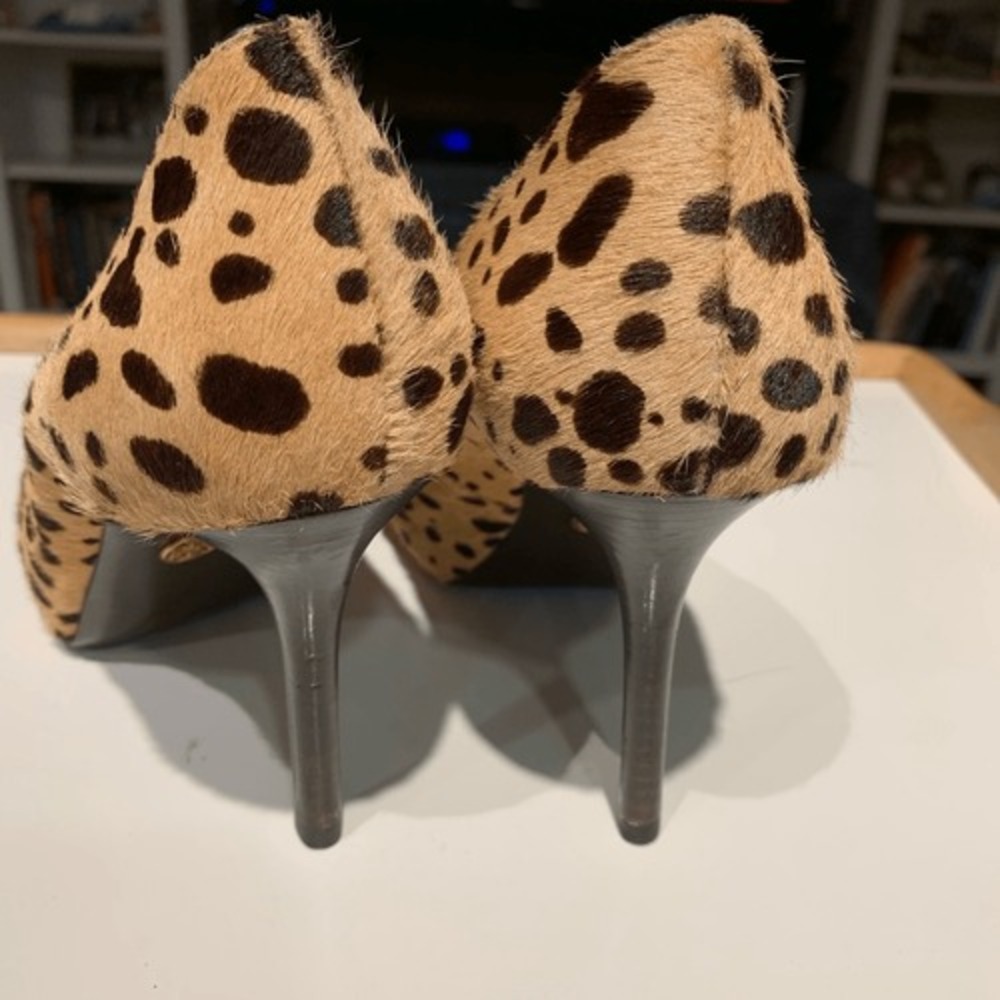 Tory Burch Cheetah Animal Pattern Heels w/ Concealed Platform Bovine Hair Sz 7.5 - Picture 10 of 11